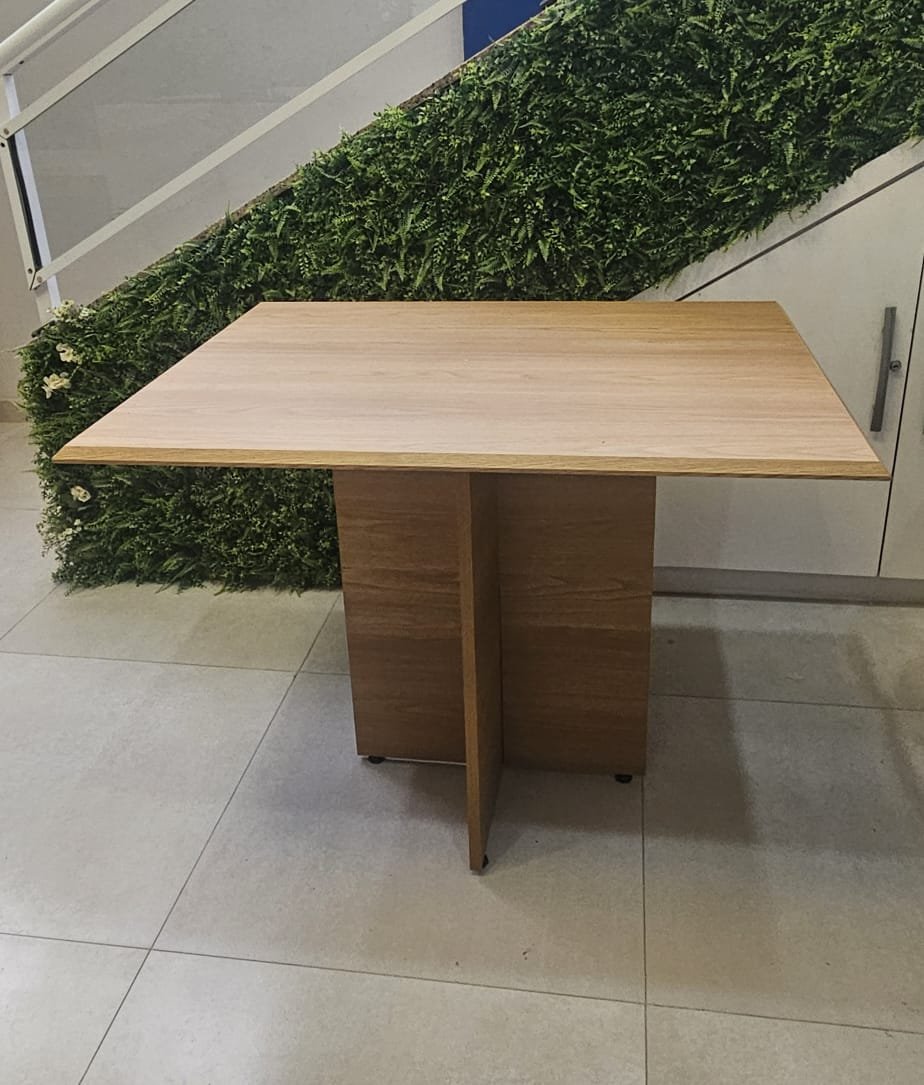 Mesa Pérola 120 Imbuia Mel (Tampo Viena s/vidro) + 4 Cadeiras Pandora 01 Veludo Cinza Grafite 414 – CARVALHO DECOR - Imagem 3