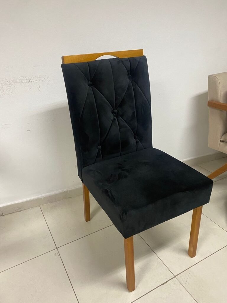 Mesa Ayres 120 Mel/Off White com 4 Cadeiras Yasmim Veludo Preto – VIEIRA DECOR - Imagem 2