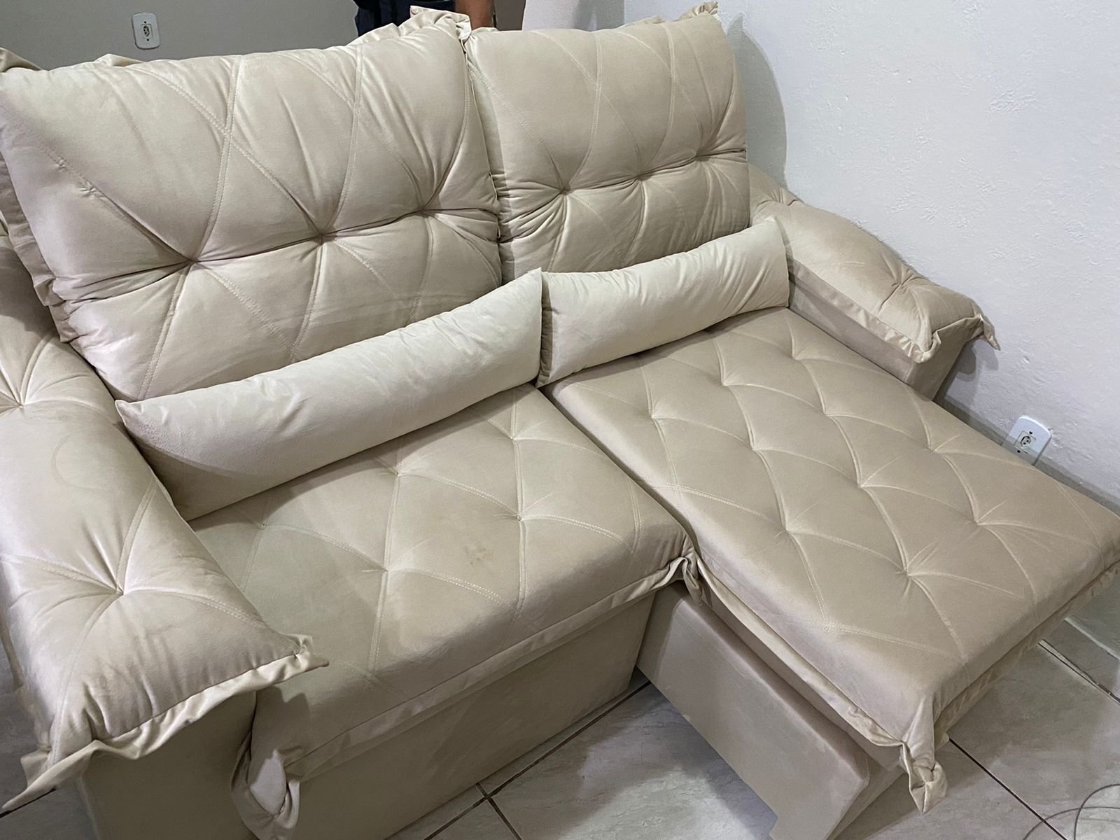 Sofá Retrátil e Reclinável Ouro Preto 2,40 m Bege Jolie 09 - MONTANO ESTOFADOS(PROMOÇÃO)