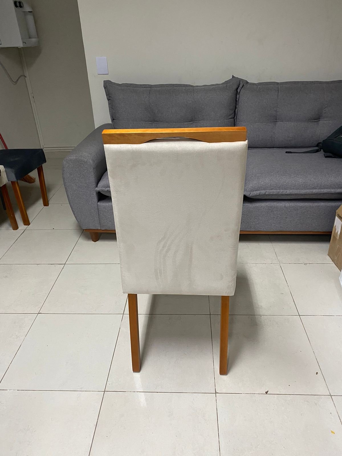 Kit 2 Cadeiras Roma Mel/Veludo Bege – OURO DECOR - Imagem 4