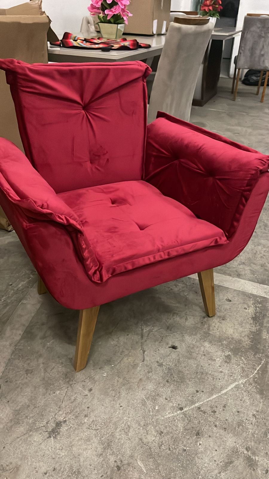 Poltrona Fixa Canadá/Opala Veludo Vermelho - JP ESTOFADOS - Imagem 3